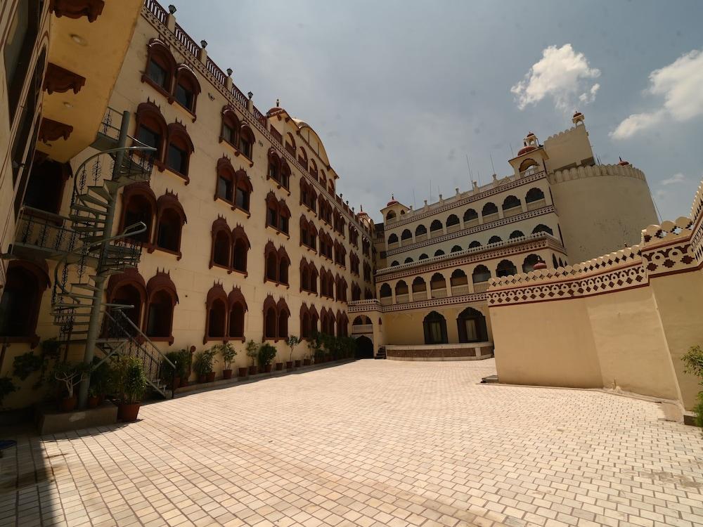 Hotel Fort Chandragupt Τζαϊπούρ Εξωτερικό φωτογραφία
